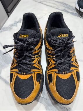 Oasis Men’s Black & Gold Athletic Running Shoes